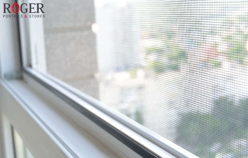 Entretien et Nettoyage des Moustiquaires Enroulables : Conseils et Astuces pour une Protection Durable